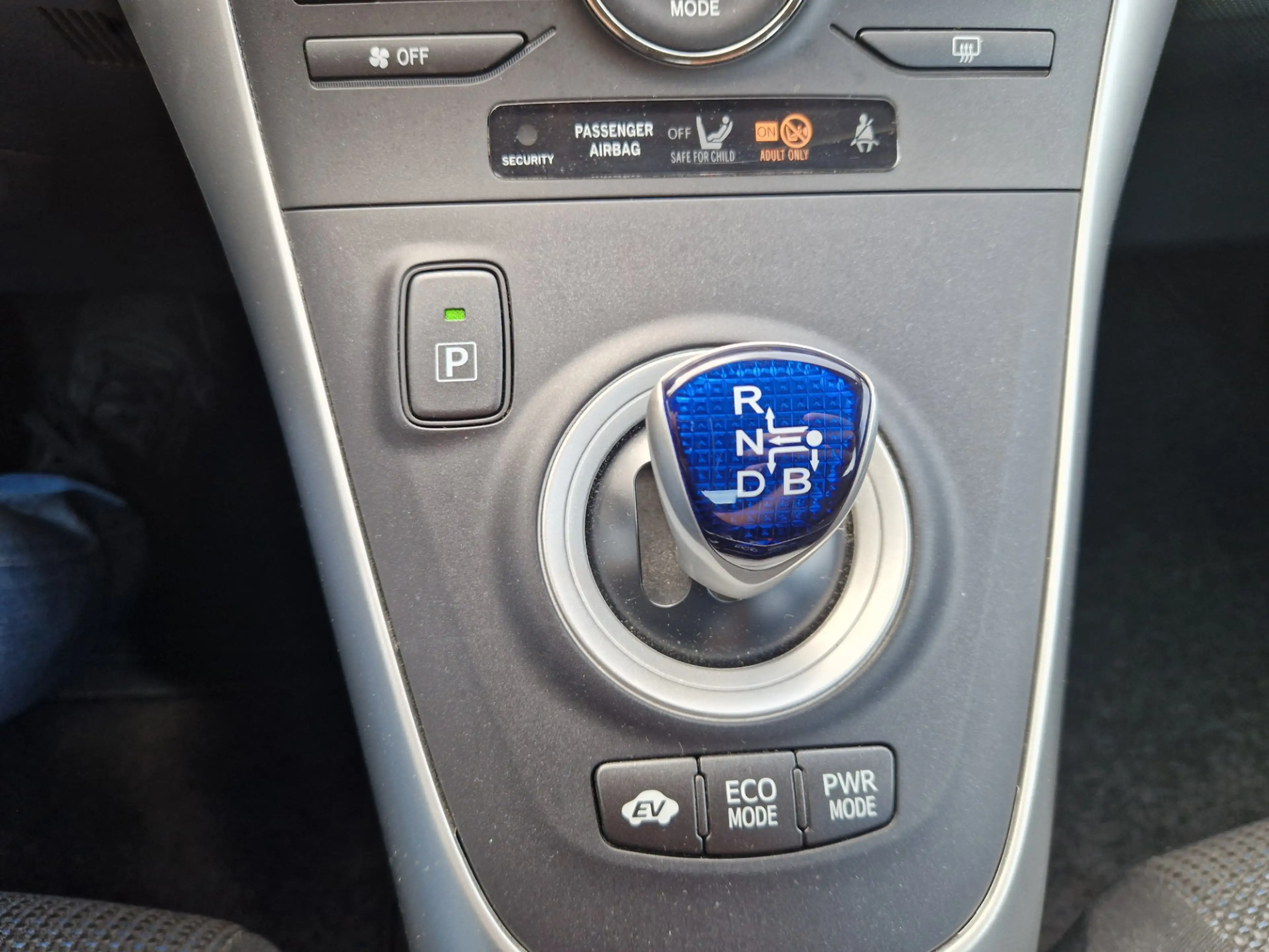 Toyota Auris 1.8 Full Hybrid Business — photo 10