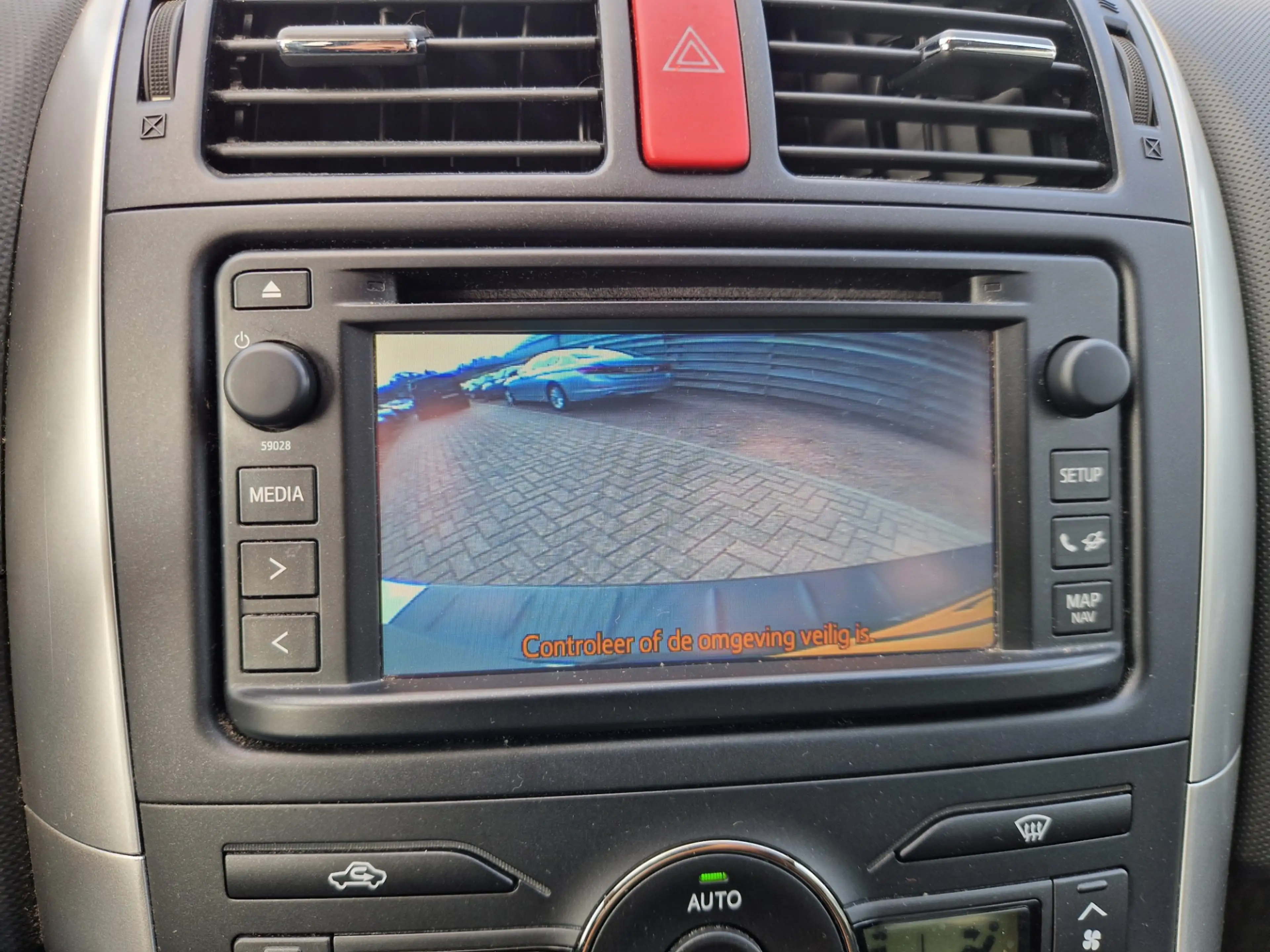 Toyota Auris 1.8 Full Hybrid Business — photo 15
