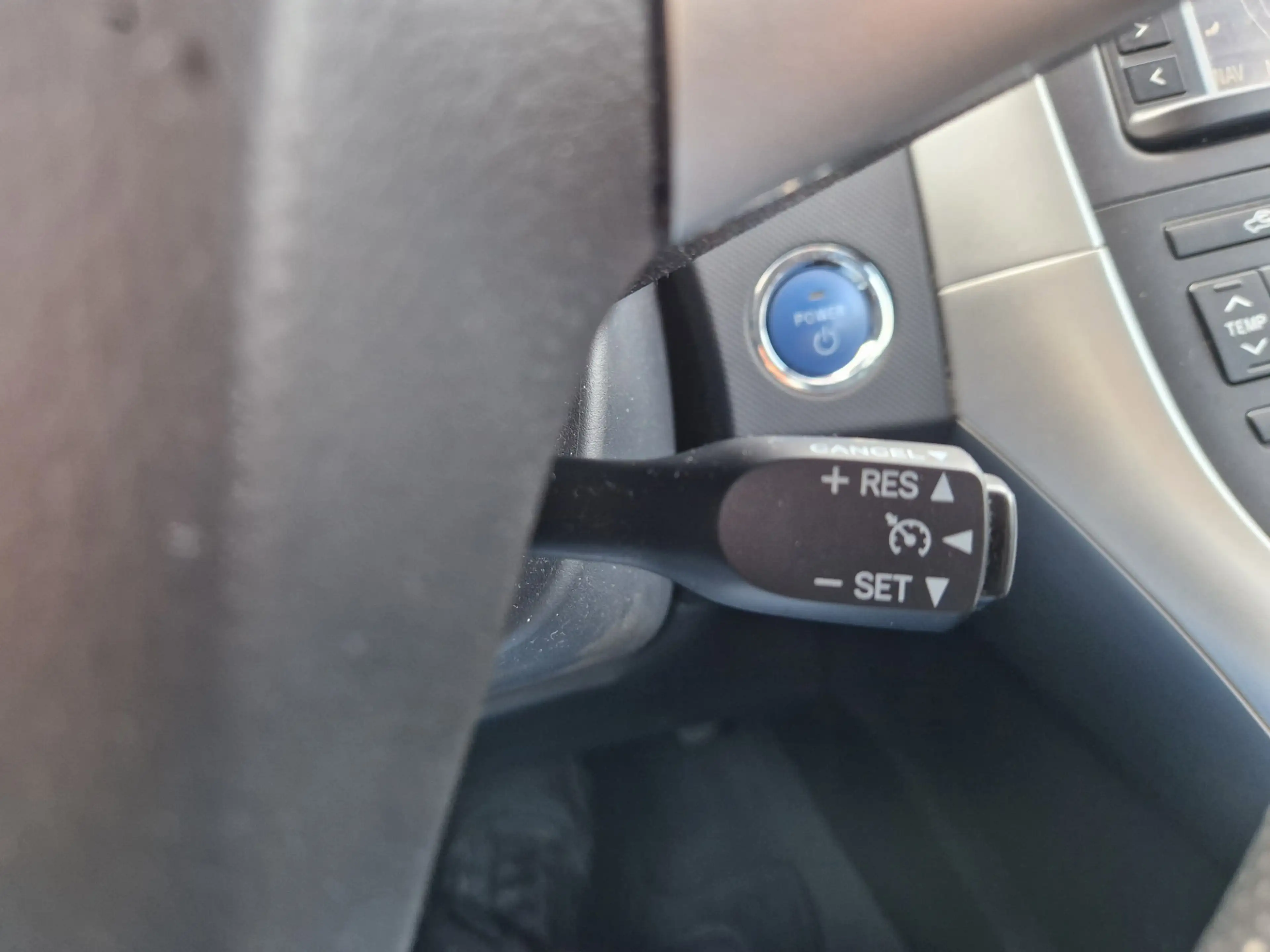 Toyota Auris 1.8 Full Hybrid Business — photo 12