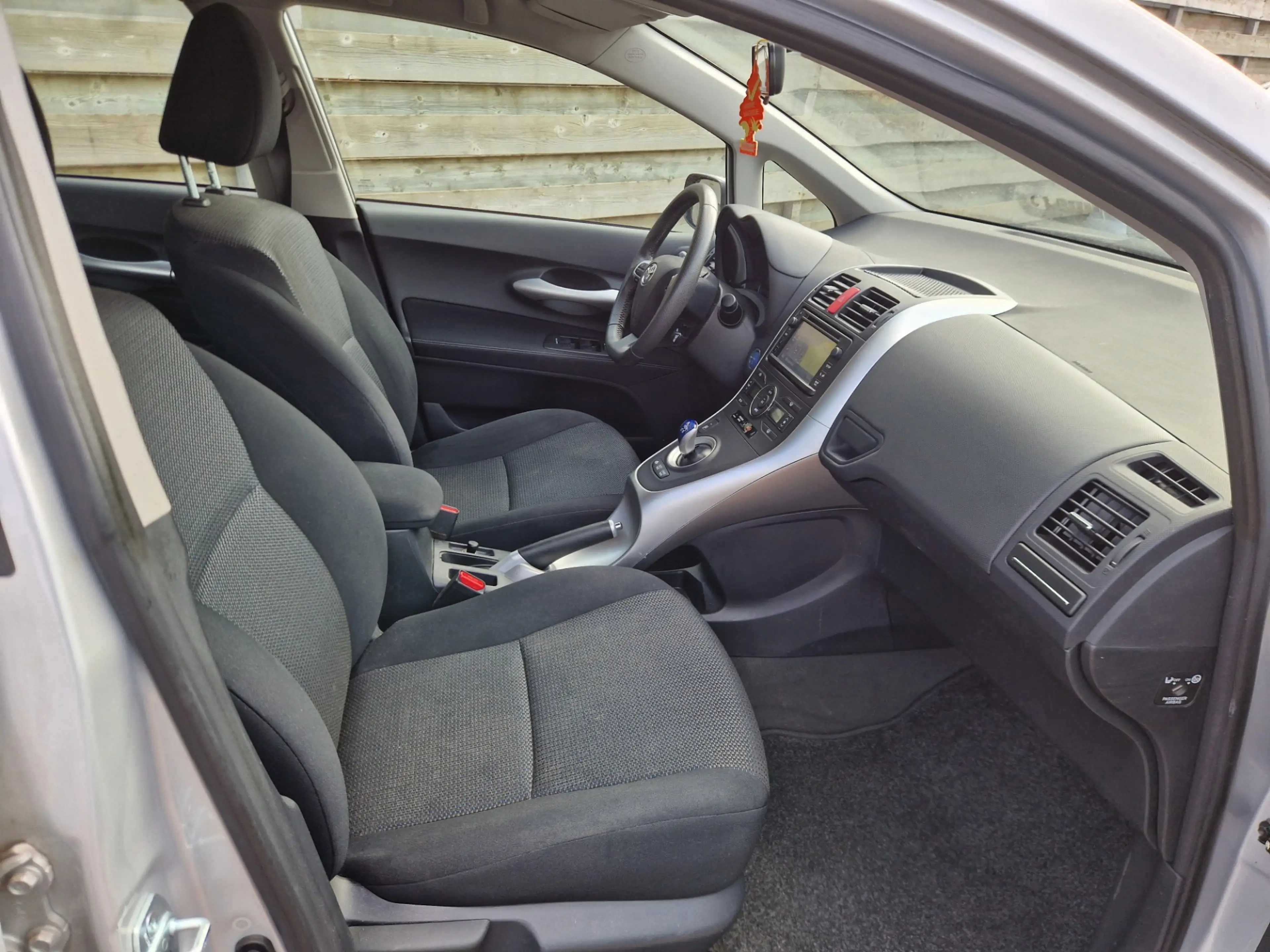 Toyota Auris 1.8 Full Hybrid Business — photo 3
