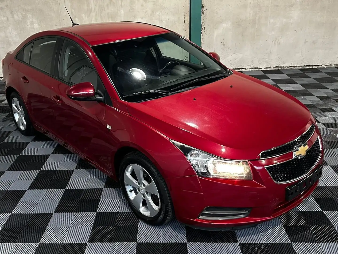 Chevrolet Cruze 1.7 TD bj. 2012 166000km Euro 5 Export/Handelaar Червоний - 1
