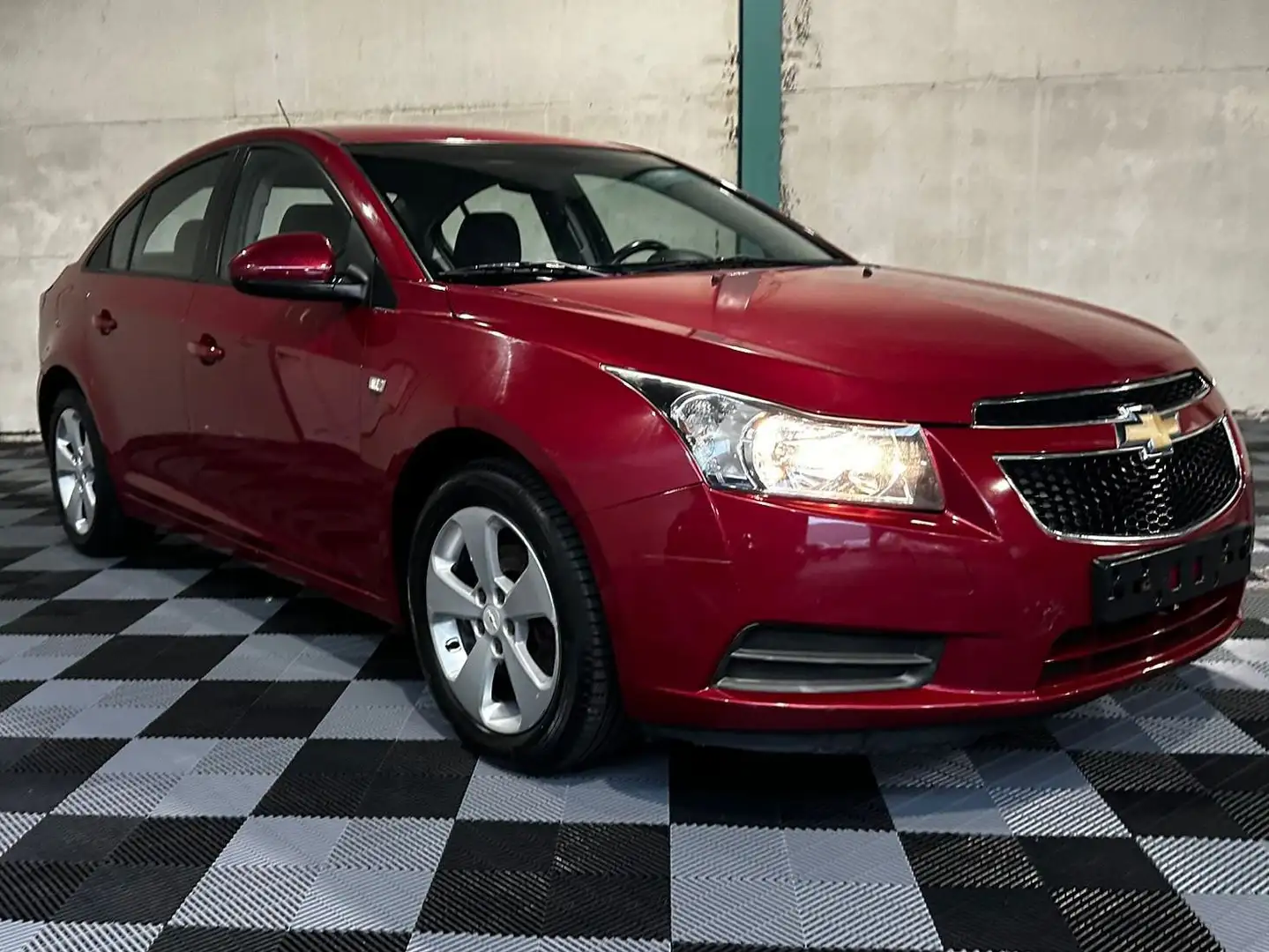 Chevrolet Cruze 1.7 TD bj. 2012 166000km Euro 5 Export/Handelaar Червоний - 2
