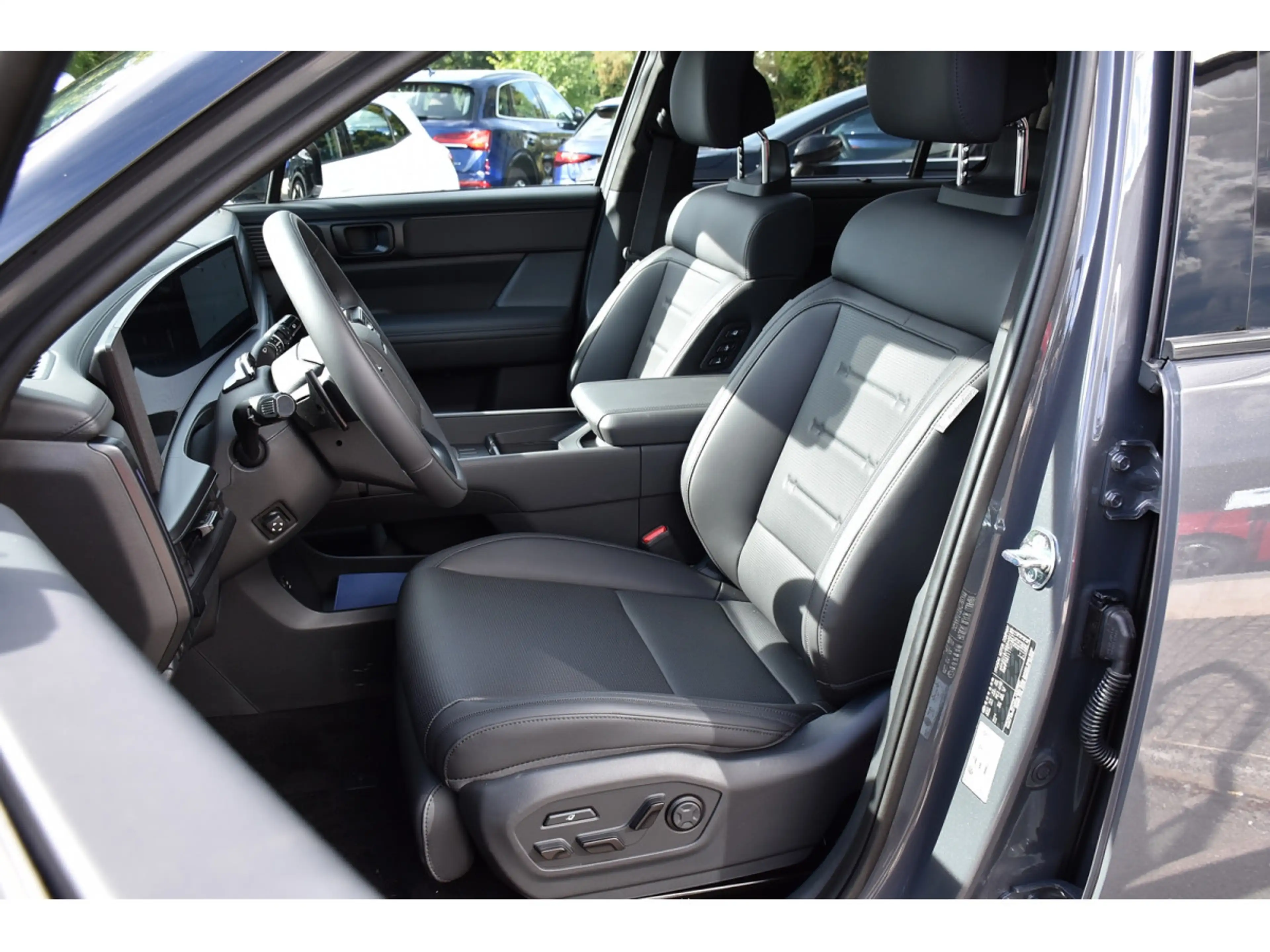 Hyundai SANTA FE 1.6 T-GDI HEV Calligraphy 7 PL. PANO MEMO BOSE HUD — photo 6