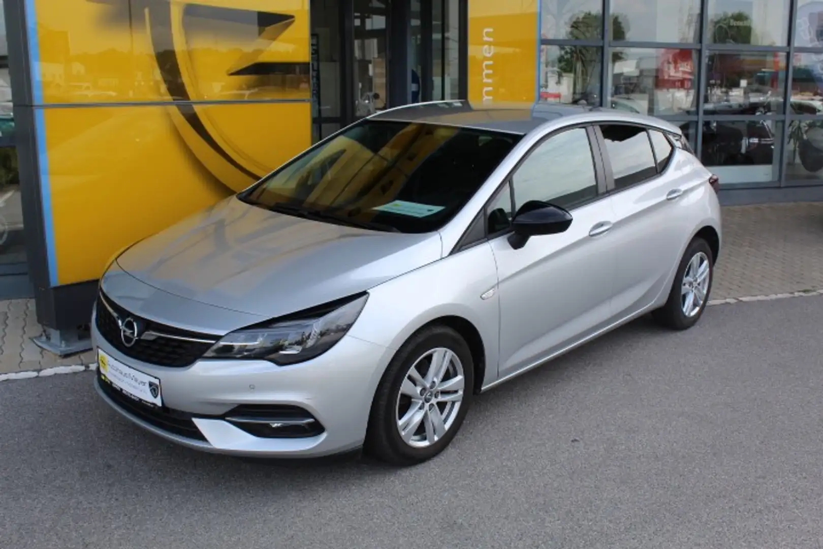 Opel Astra 1,2 Turbo Direct Injection Edition Silber - 1