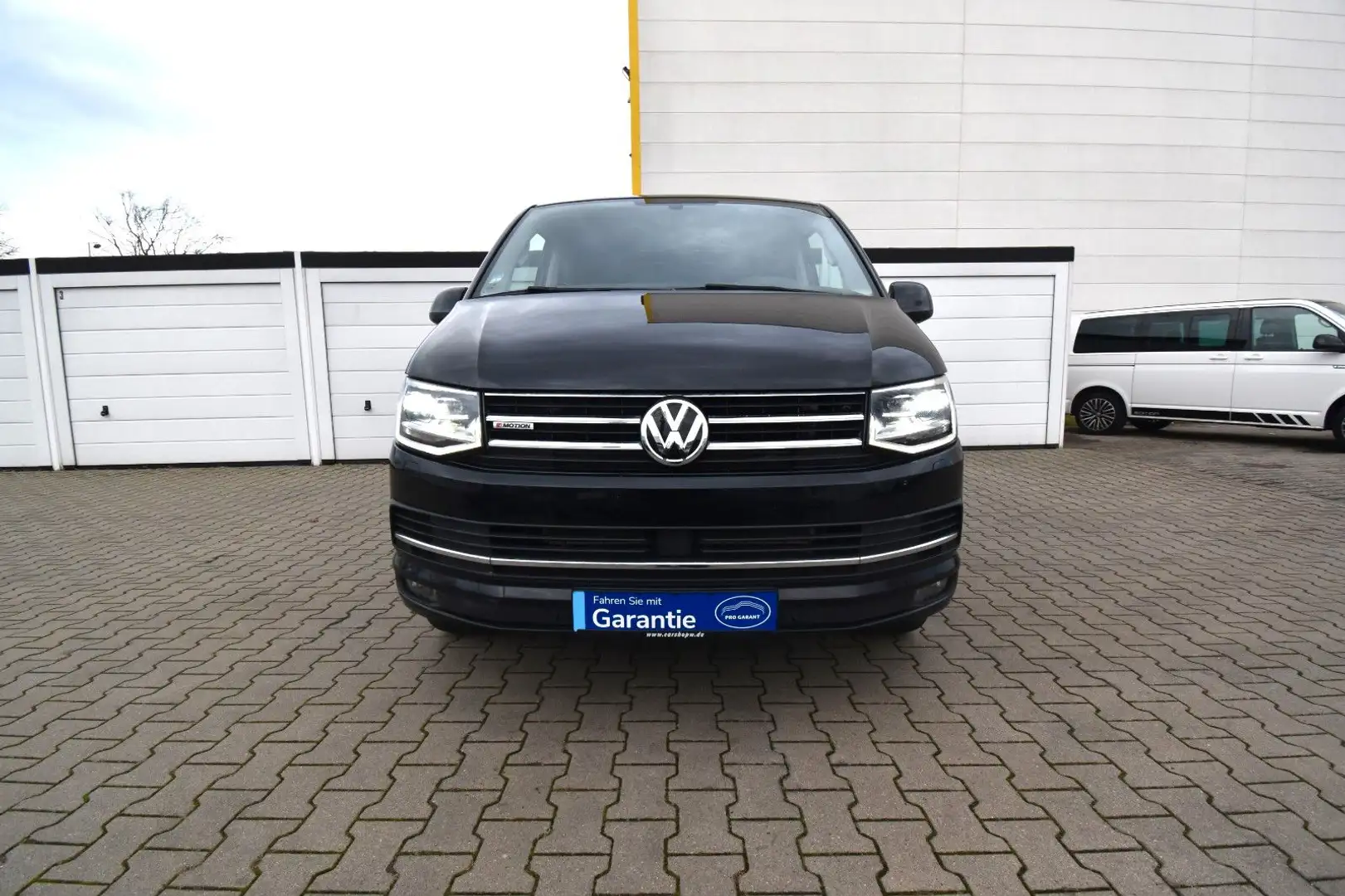 Volkswagen T6 Multivan Generation Six 4Mot DSG LED 2x ST Zwart - 2