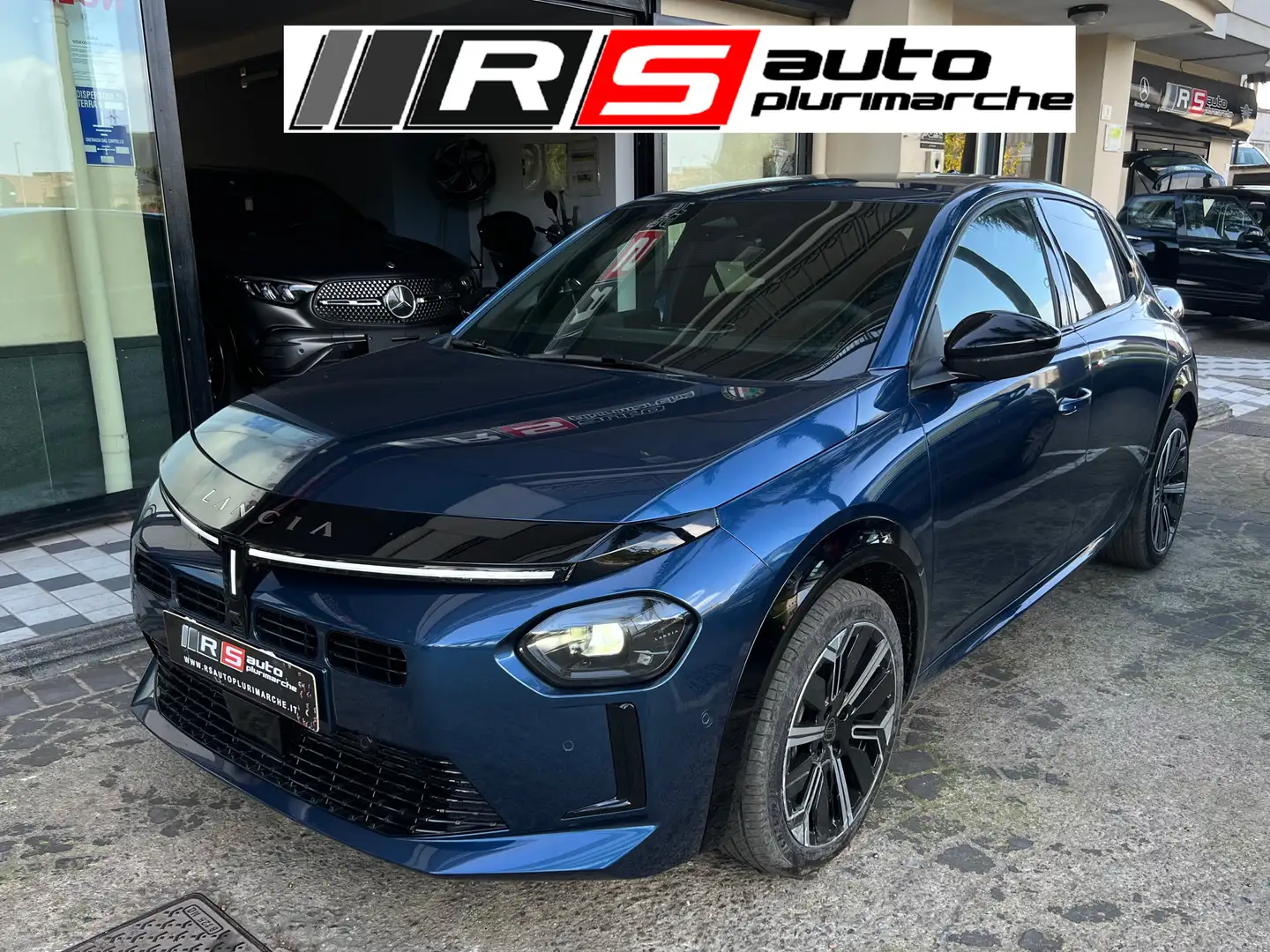 Lancia Ypsilon Ypsilon 1.2 LX 110cv e-dct NOLEGGIO GIORNALIERO Blu/Azzurro - 1