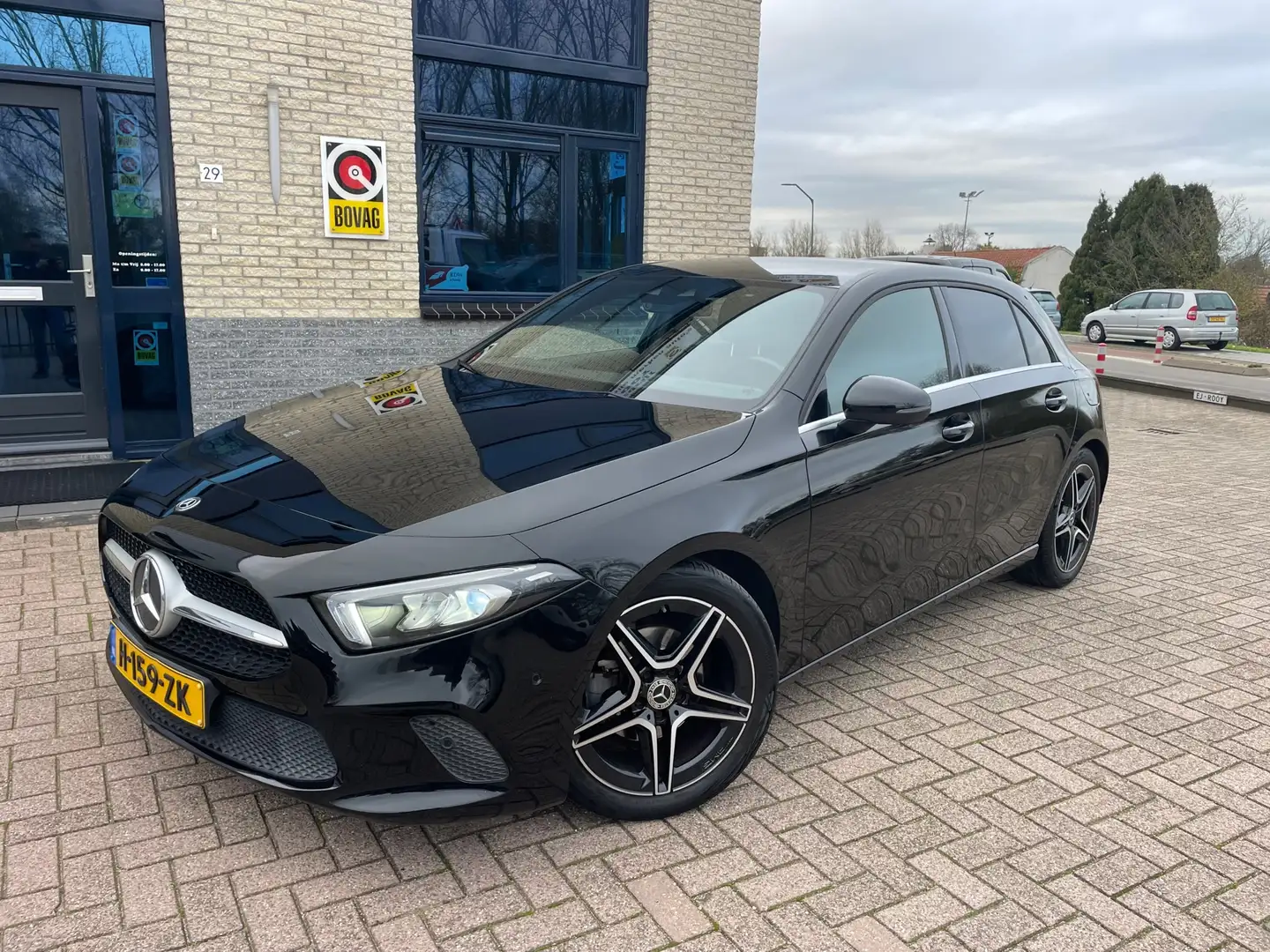 Mercedes-Benz A 180 180-Luxe stoelen-NL auto-Digitaal dash Zwart - 1