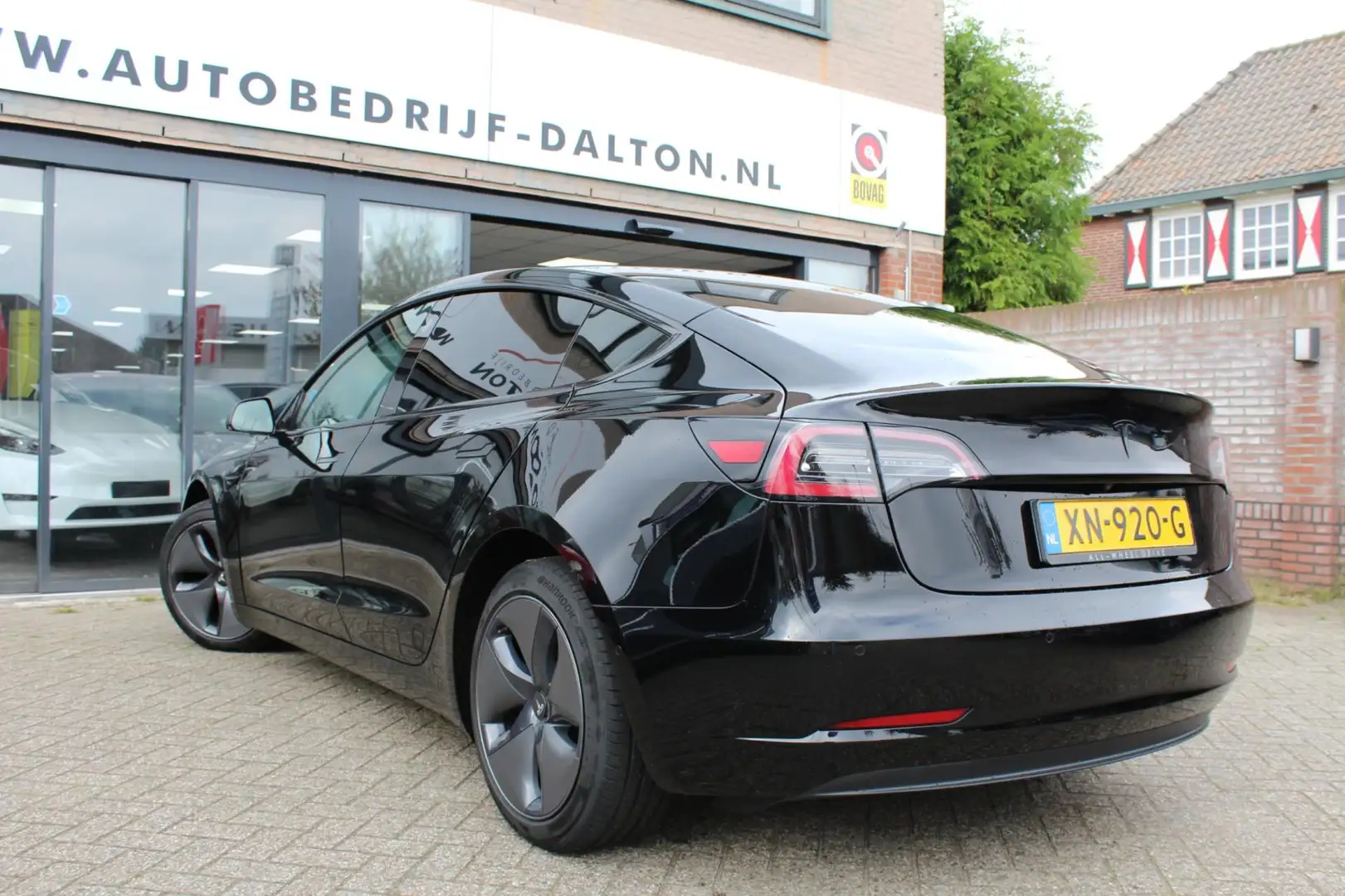 Tesla Model 3 Long Range AWD 75 kWh ACCE.BOOST Zwart - 2