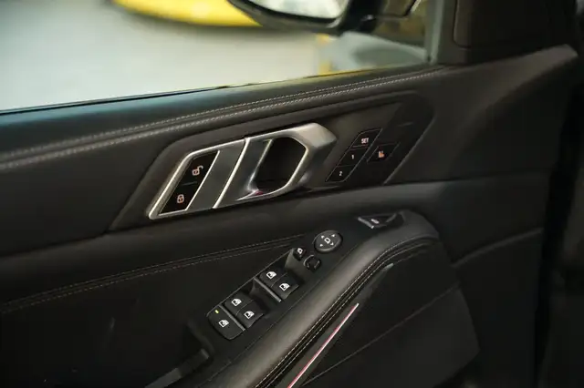 BMW X5 view 15