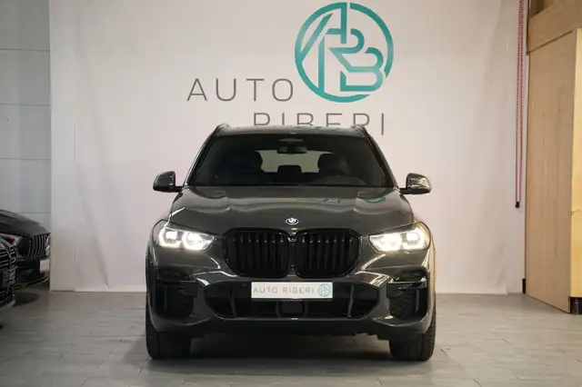BMW X5 view 2