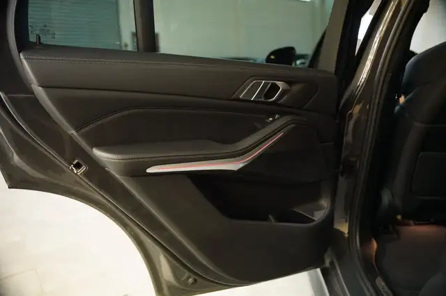 BMW X5 view 23