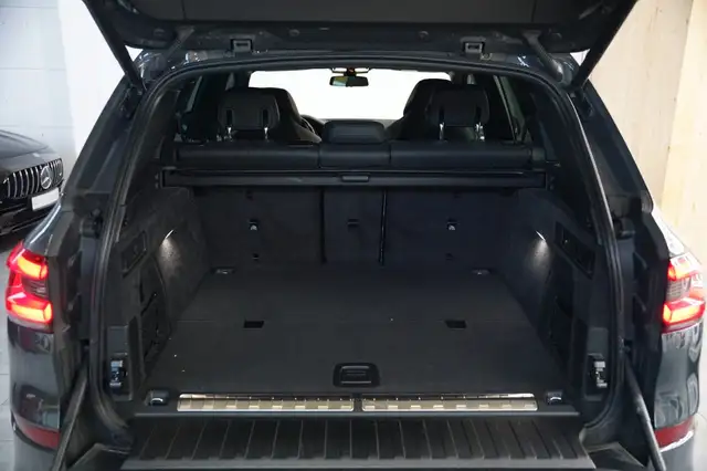 BMW X5 view 9
