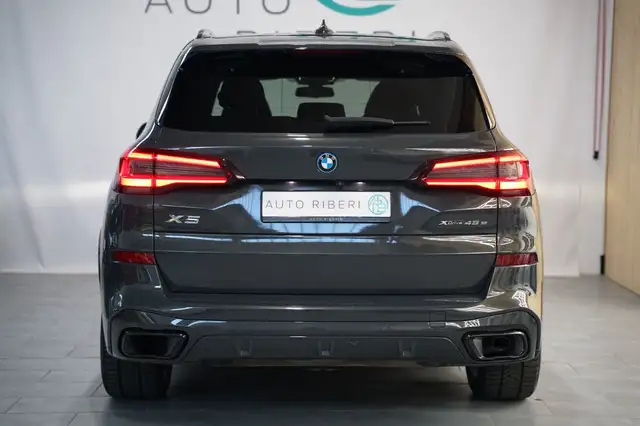 BMW X5 view 8