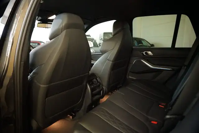 BMW X5 view 24