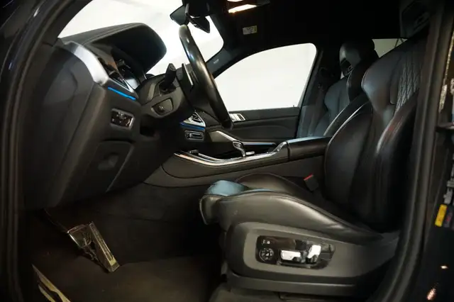 BMW X5 view 13