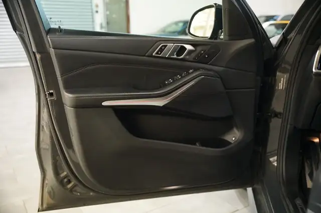 BMW X5 view 14