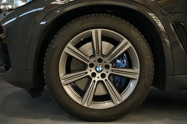 BMW X5 view 6