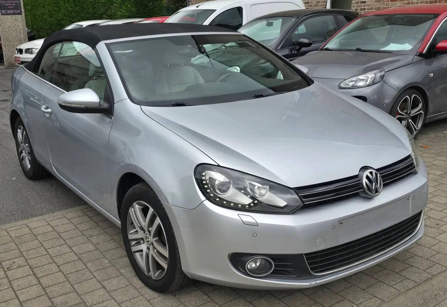Volkswagen Golf Cabriolet Golf Cabriolet 1.6TDiCUIR/NAVI/LED 1ERPROPRIETAIRE Срібний - 1