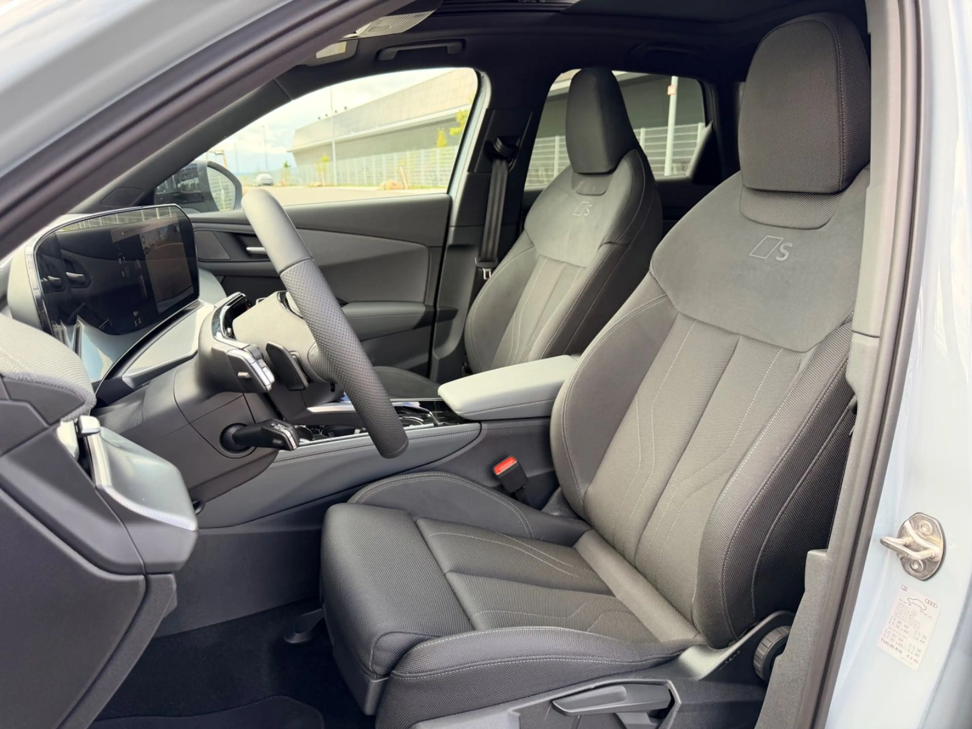 Audi Q3 35 TDI S line PANORAMA*AHK*ACC*TECH PLUS — photo 8