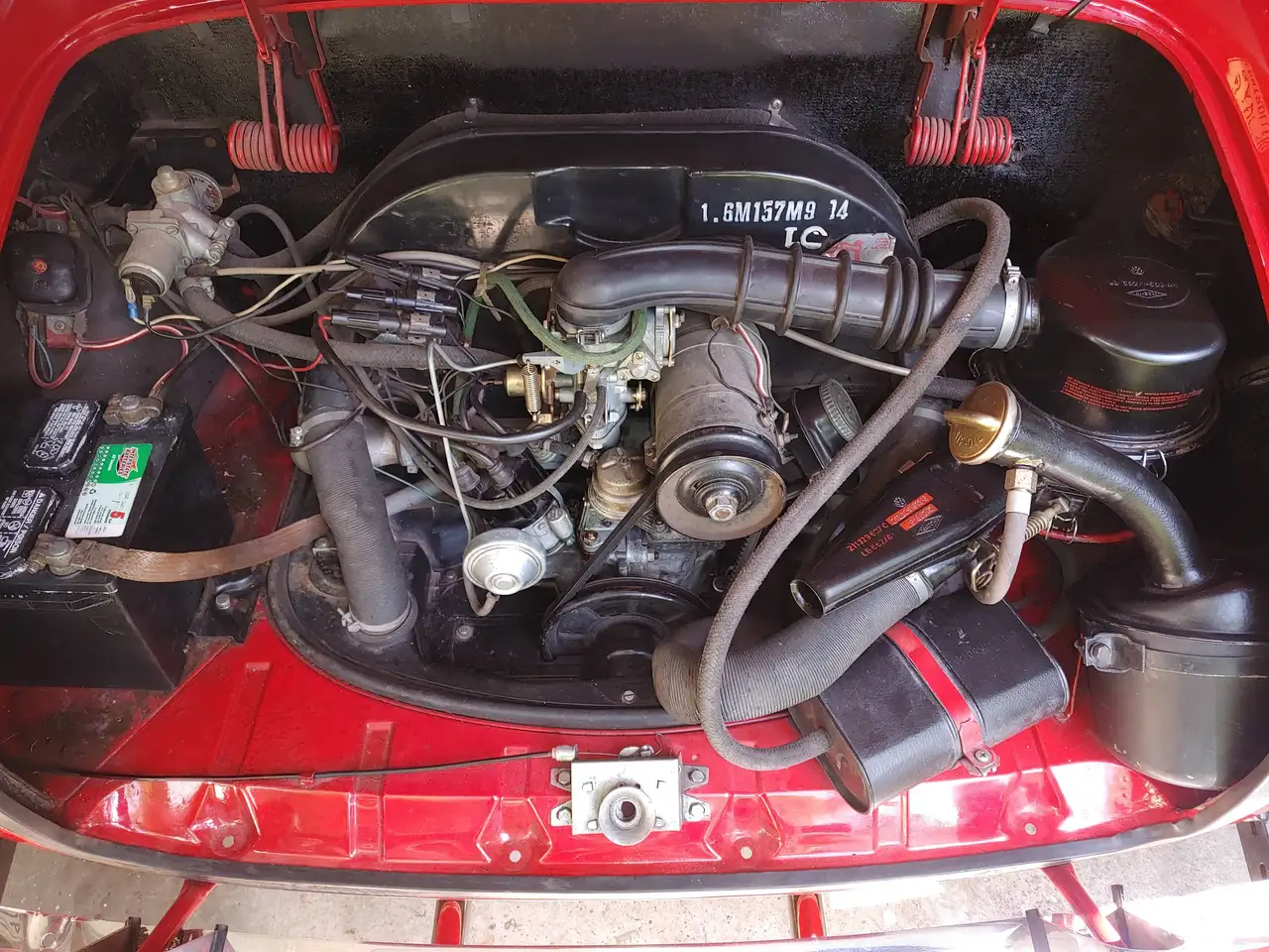 Volkswagen Karmann Ghia снимка Volkswagen Karmann Ghia
