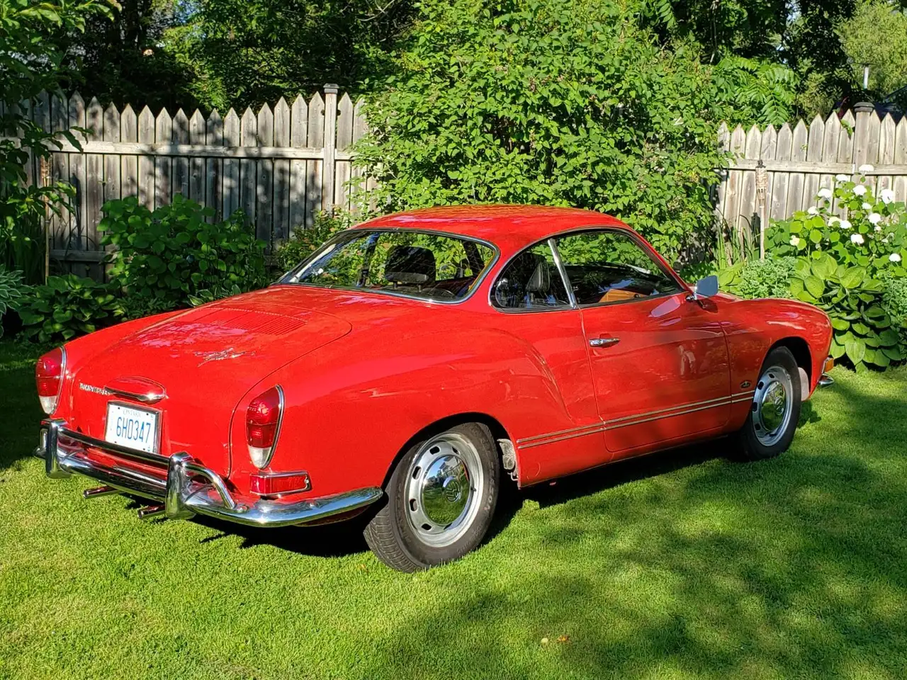 Volkswagen Karmann Ghia снимка Volkswagen Karmann Ghia