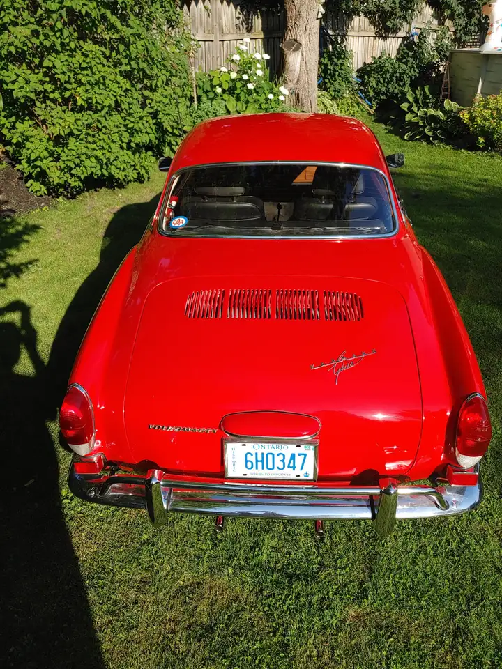 Volkswagen Karmann Ghia снимка Volkswagen Karmann Ghia
