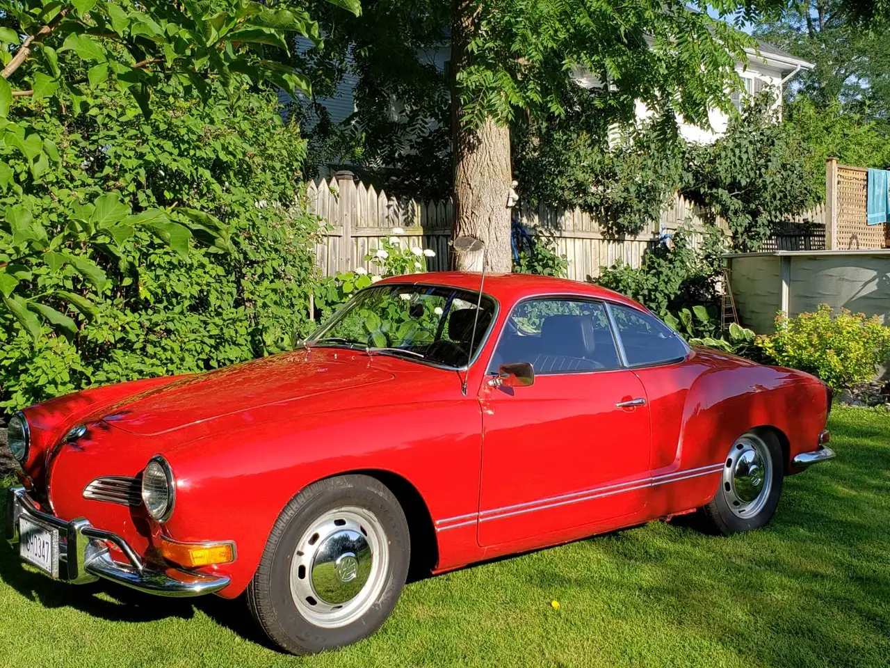 Volkswagen Karmann Ghia снимка Volkswagen Karmann Ghia