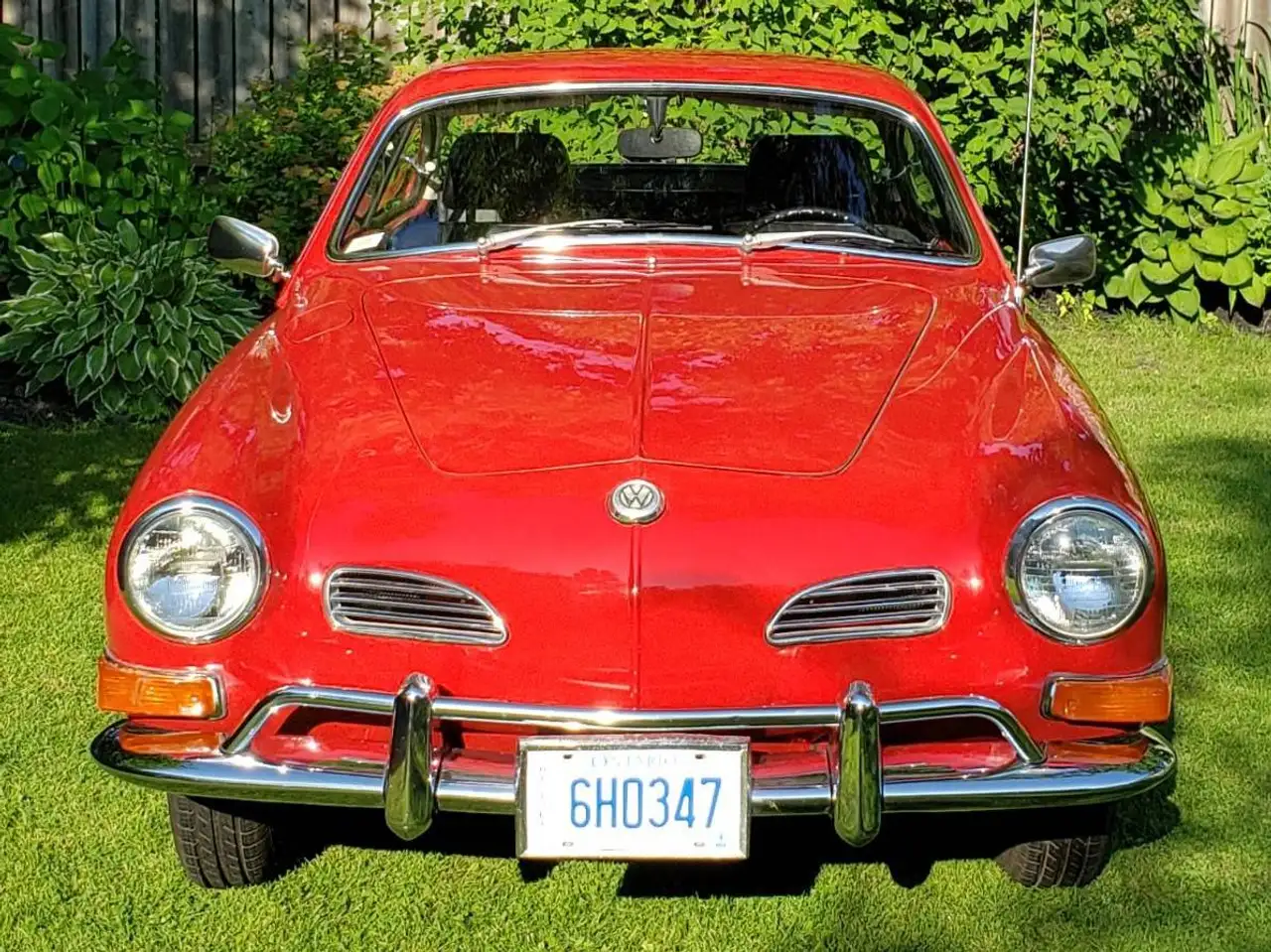 Volkswagen Karmann Ghia снимка Volkswagen Karmann Ghia