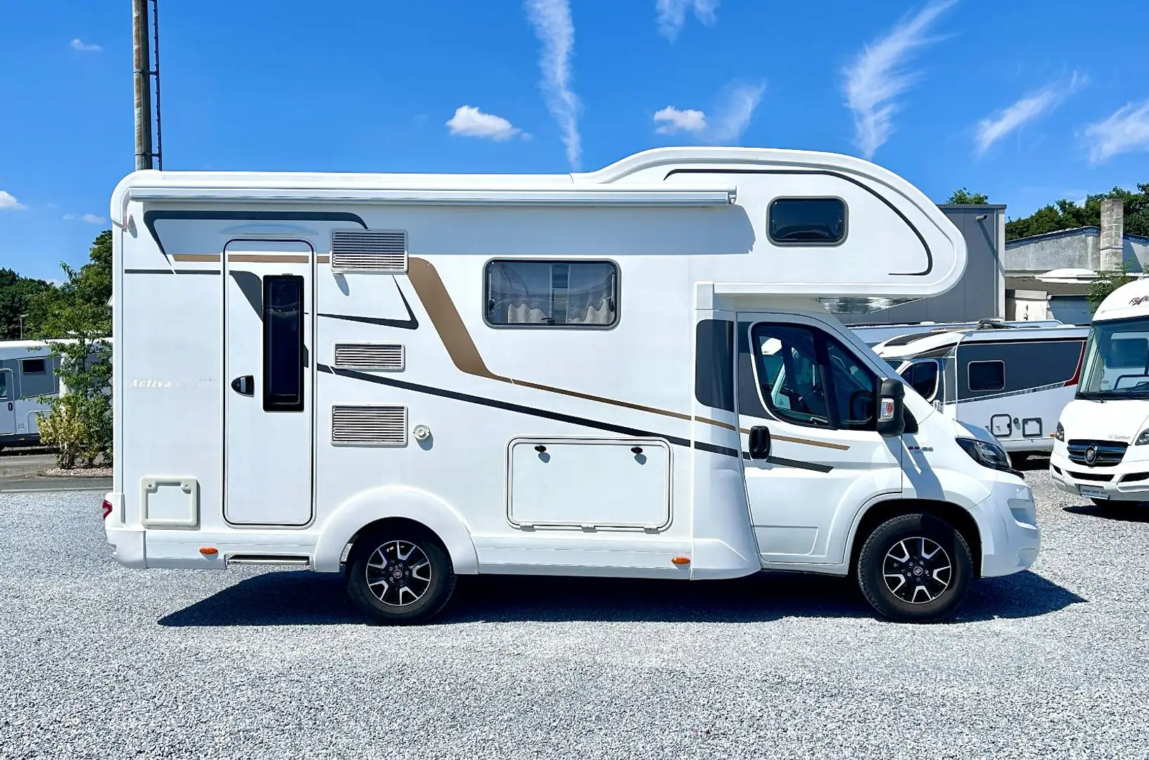 Euramobil Activa One 630 LS *Dinette-Heckbad* Blanc - 2