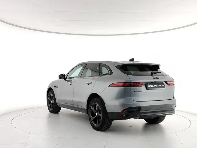 Jaguar F-Pace view 3