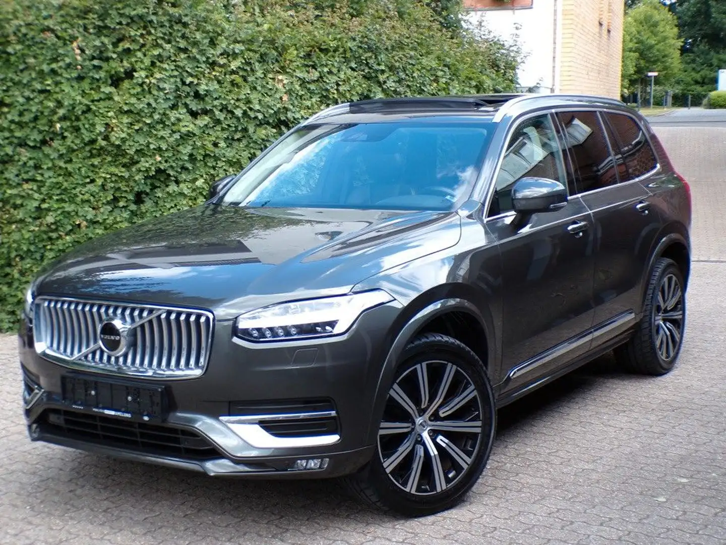 Volvo XC90 Inscrip. AWD/7.Sitze/Pano/ACC/Kamera/Memory Grau - 1