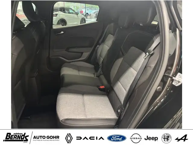 Renault Clio view 9