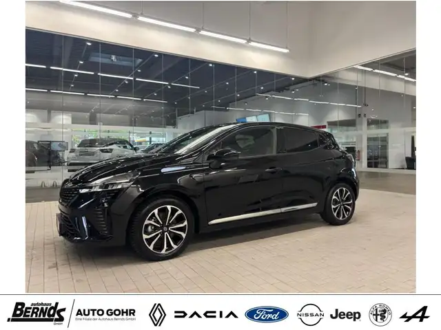 2025 Renault Clio in Black for sale