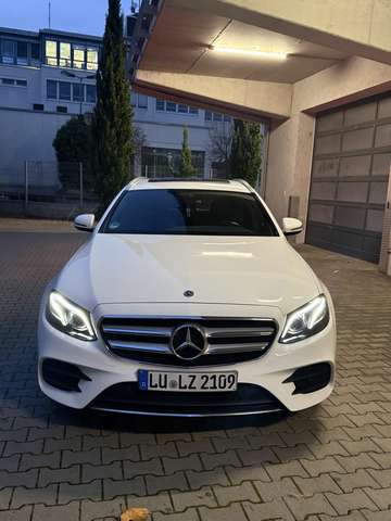 Imagine Mercedes-Benz E 220 E 220 d (213.204)