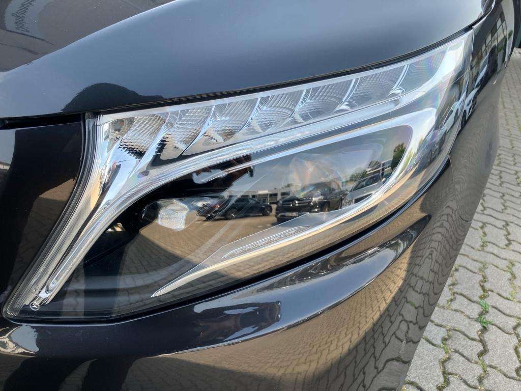Mercedes-Benz V 250