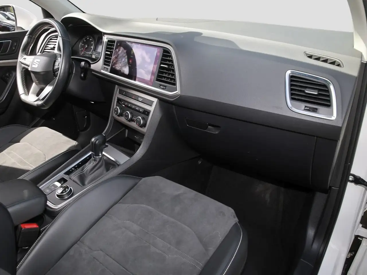 SEAT Ateca 1.5 TSI DSG Xperience AHK, RFK, LED-Sch., ACC, ... 9