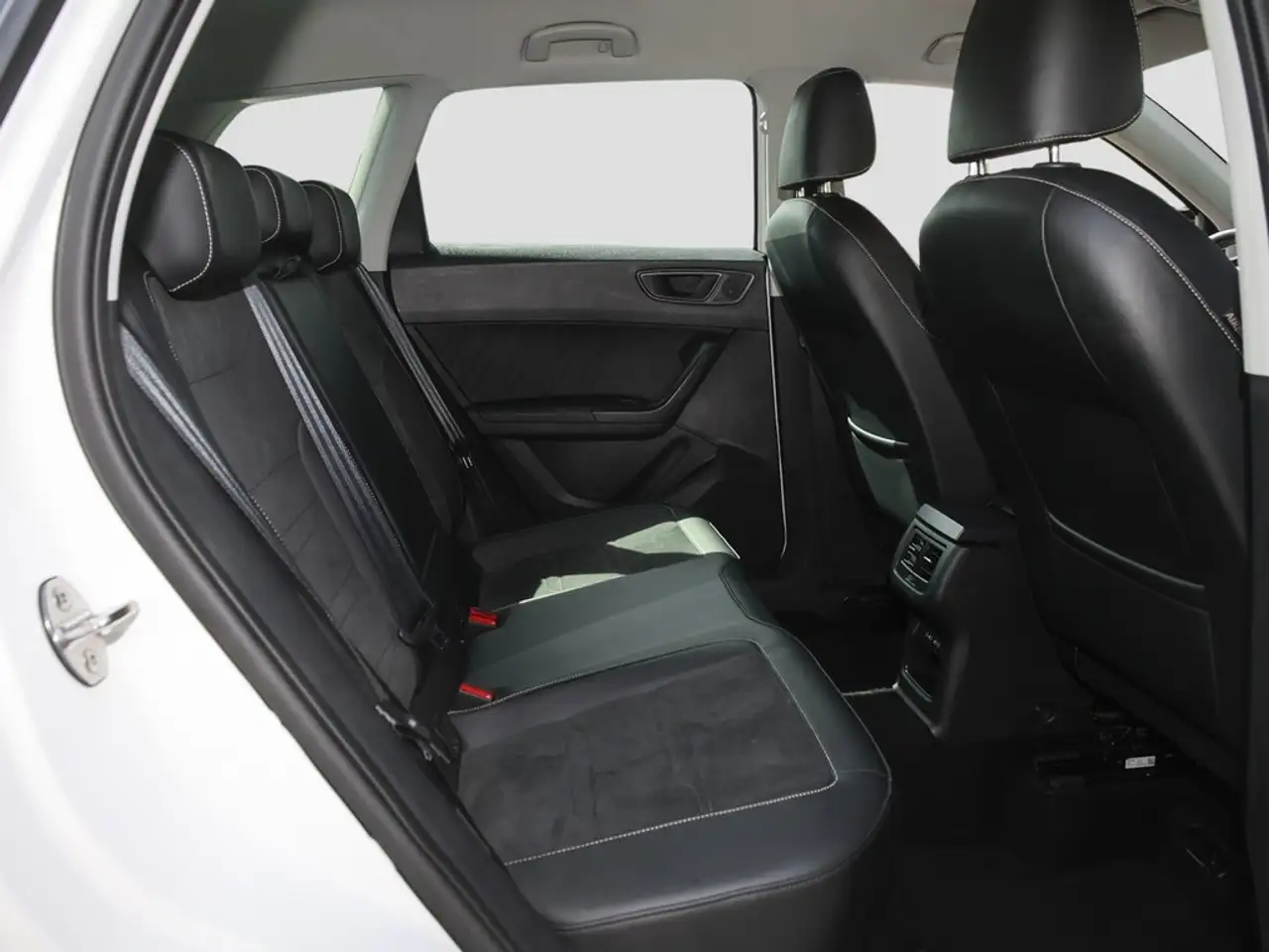 SEAT Ateca 1.5 TSI DSG Xperience AHK, RFK, LED-Sch., ACC, ... 11