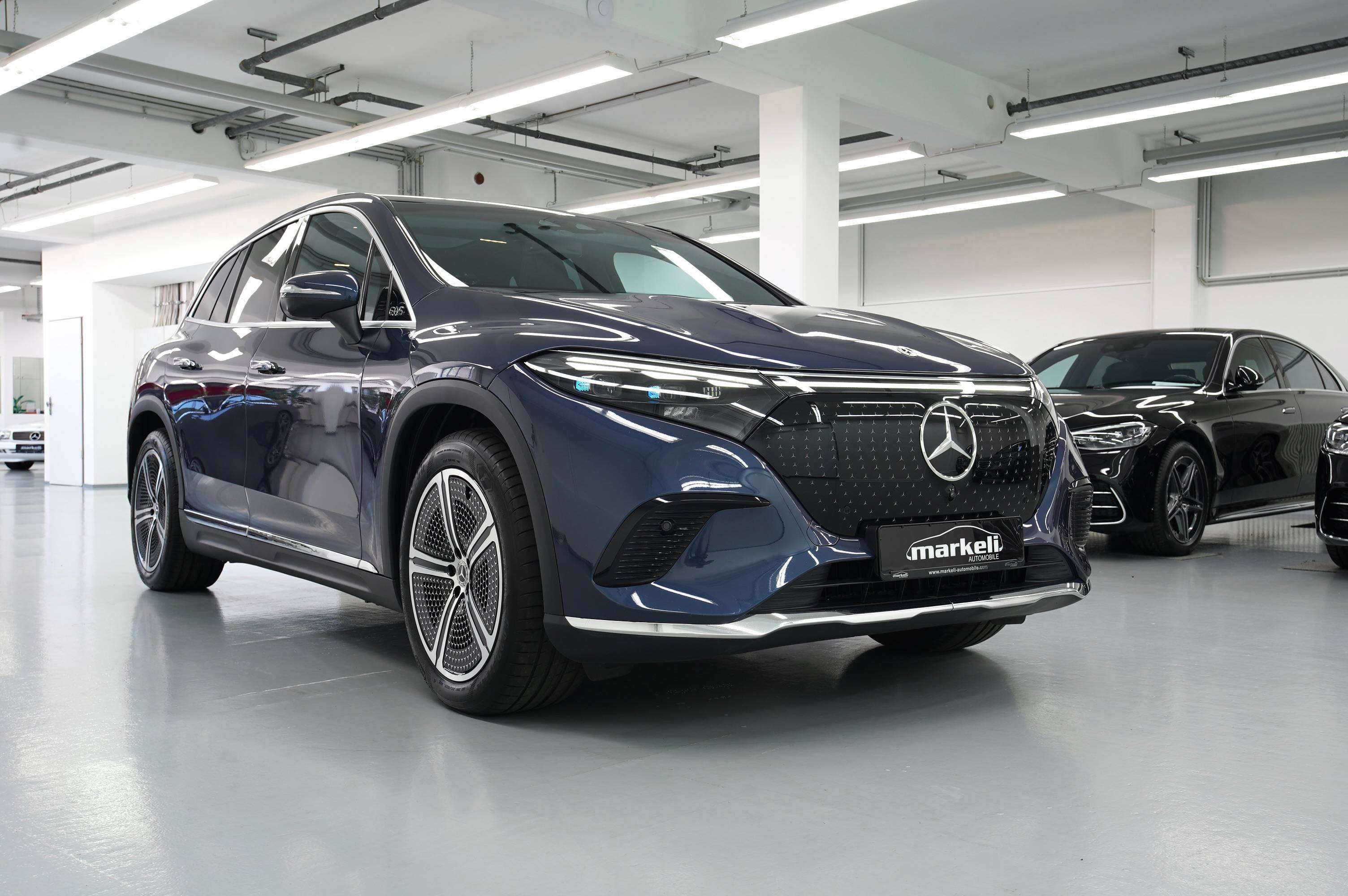 Mercedes-Benz Eqs Suv 2026 photo 4
