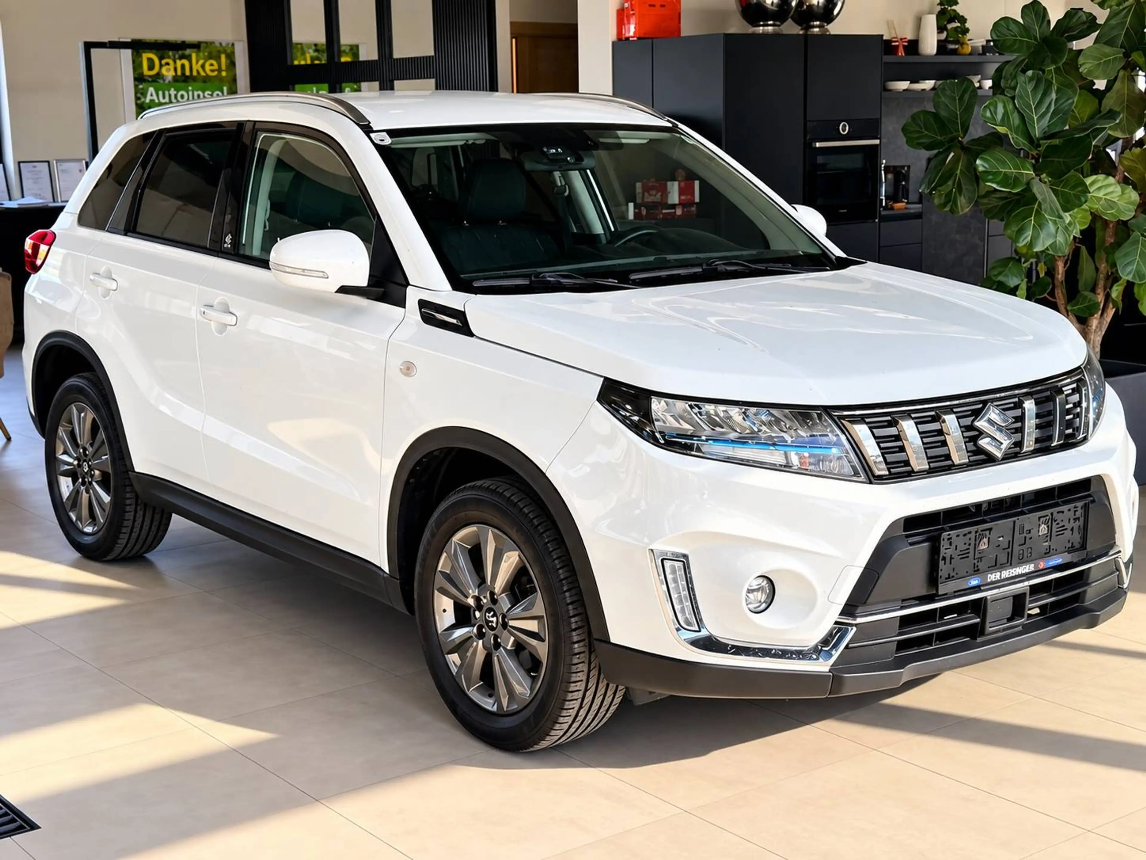 Suzuki Vitara Suzuki Vitara 1,5 Hybrid ALLGRIP+Spurhalte-assistent+1.Besitz+Tempomat — photo 3