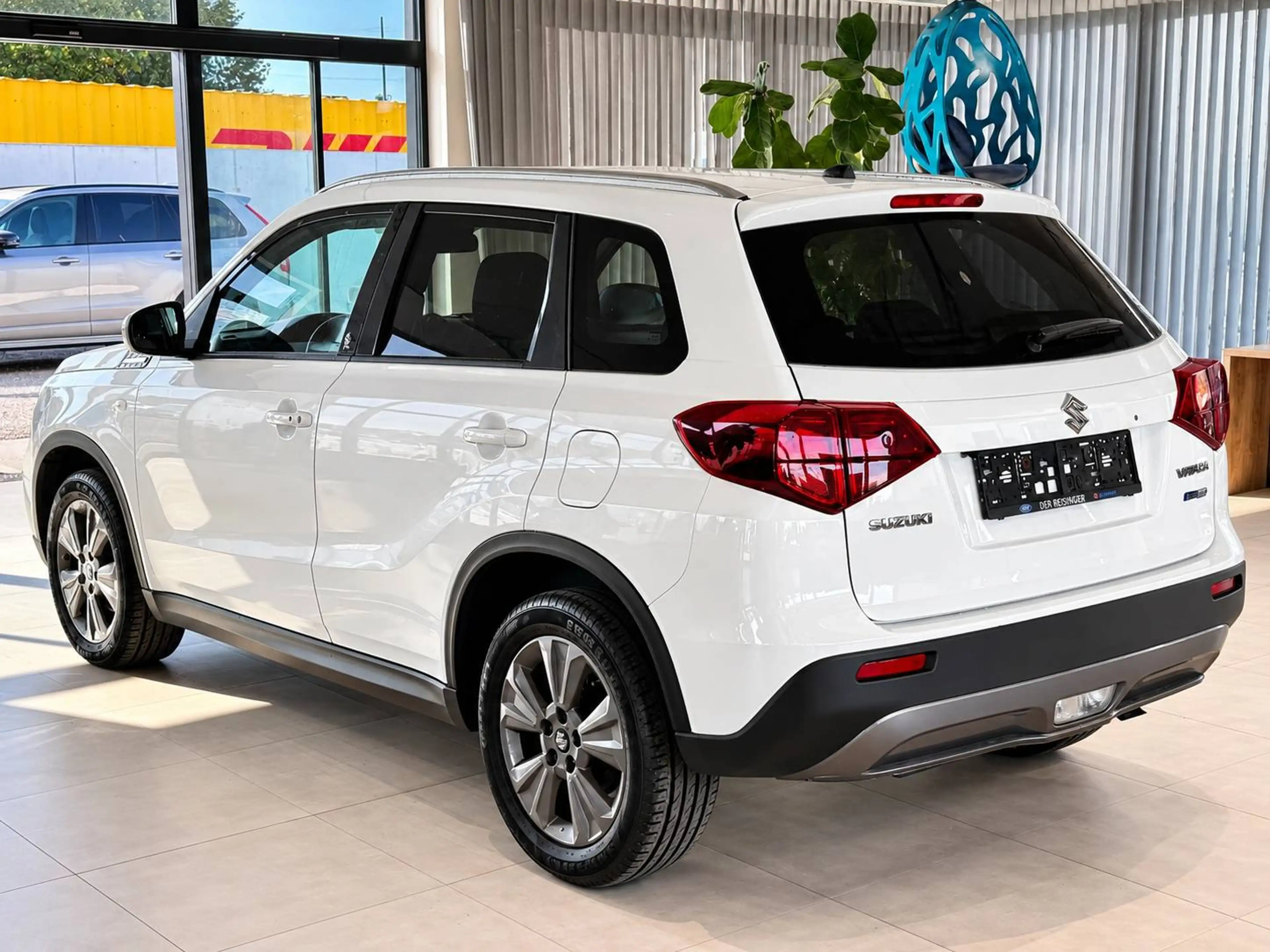 Suzuki Vitara Suzuki Vitara 1,5 Hybrid ALLGRIP+Spurhalte-assistent+1.Besitz+Tempomat — photo 4