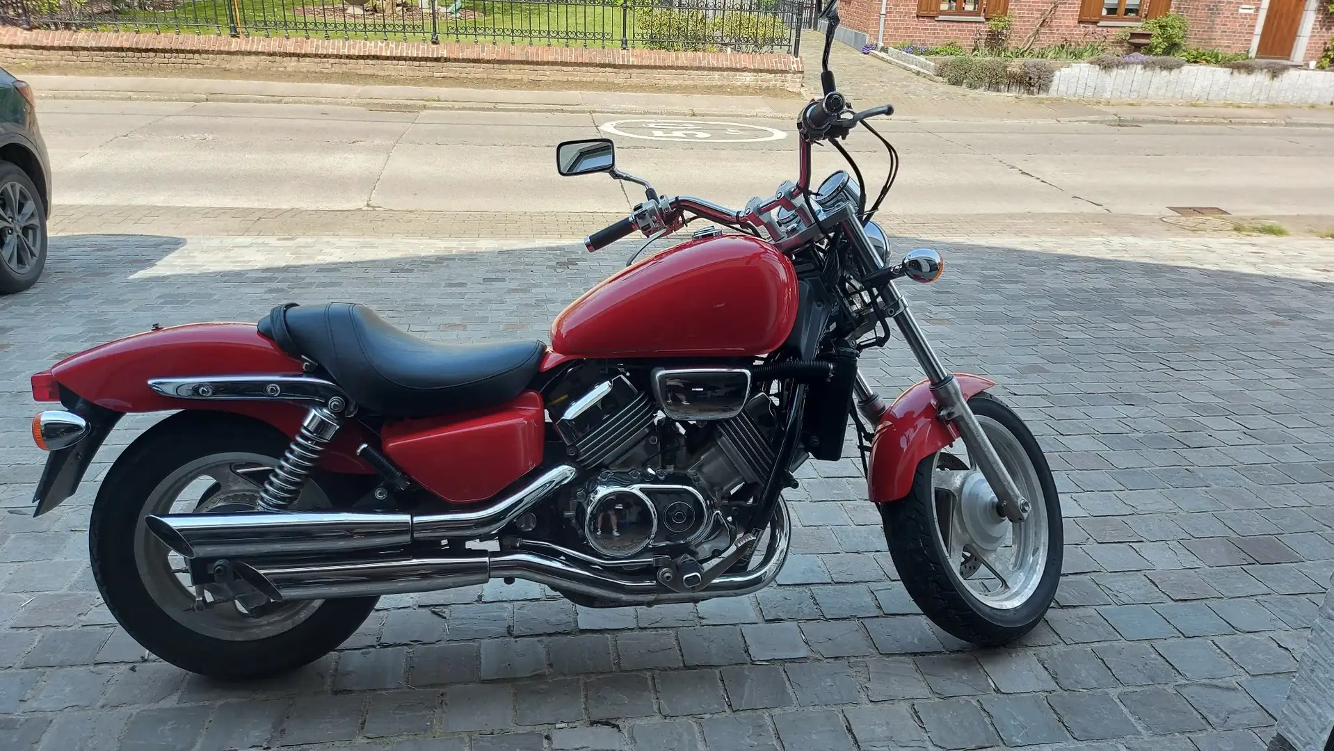 Honda VF 750 Rood - 1