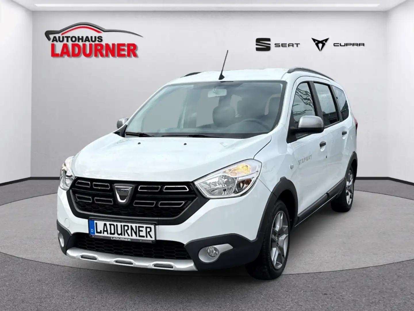 Dacia Lodgy Stepway 1.3 TCE KAT *Navi/7-Sitzer/PDC/SHZ* Weiß - 2