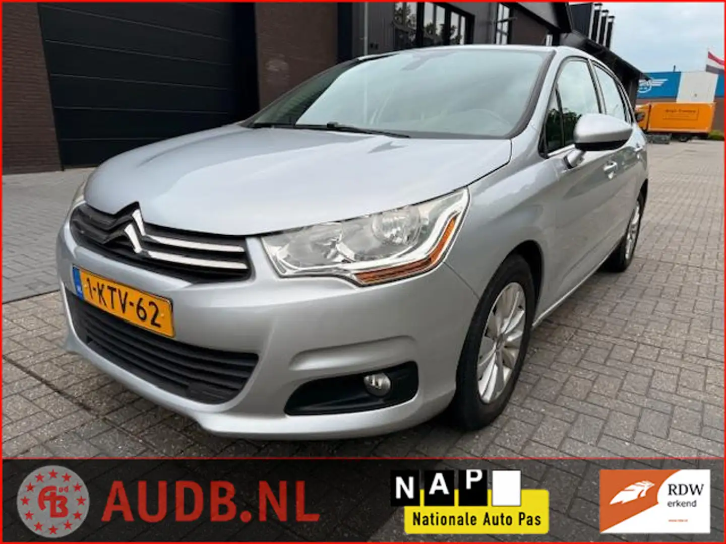 Citroen C4 1.6 VTi Tendance |AUTOMAAT|NAVIGATIE| AIRCO| Gris - 1