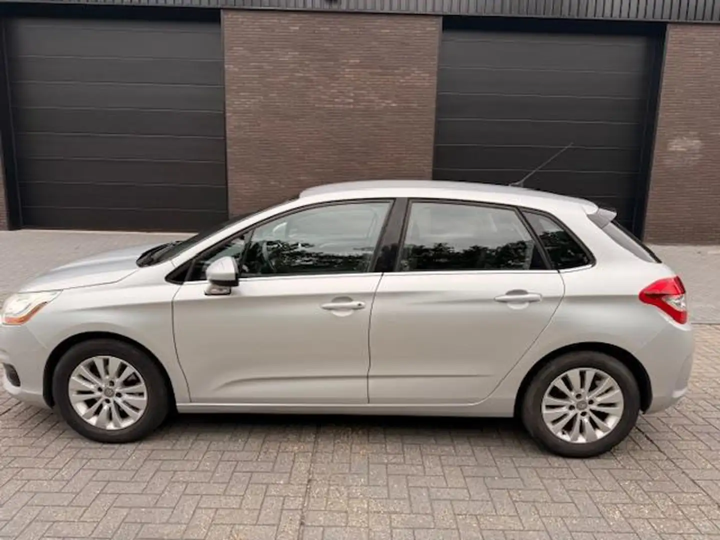 Citroen C4 1.6 VTi Tendance |AUTOMAAT|NAVIGATIE| AIRCO| Gris - 2