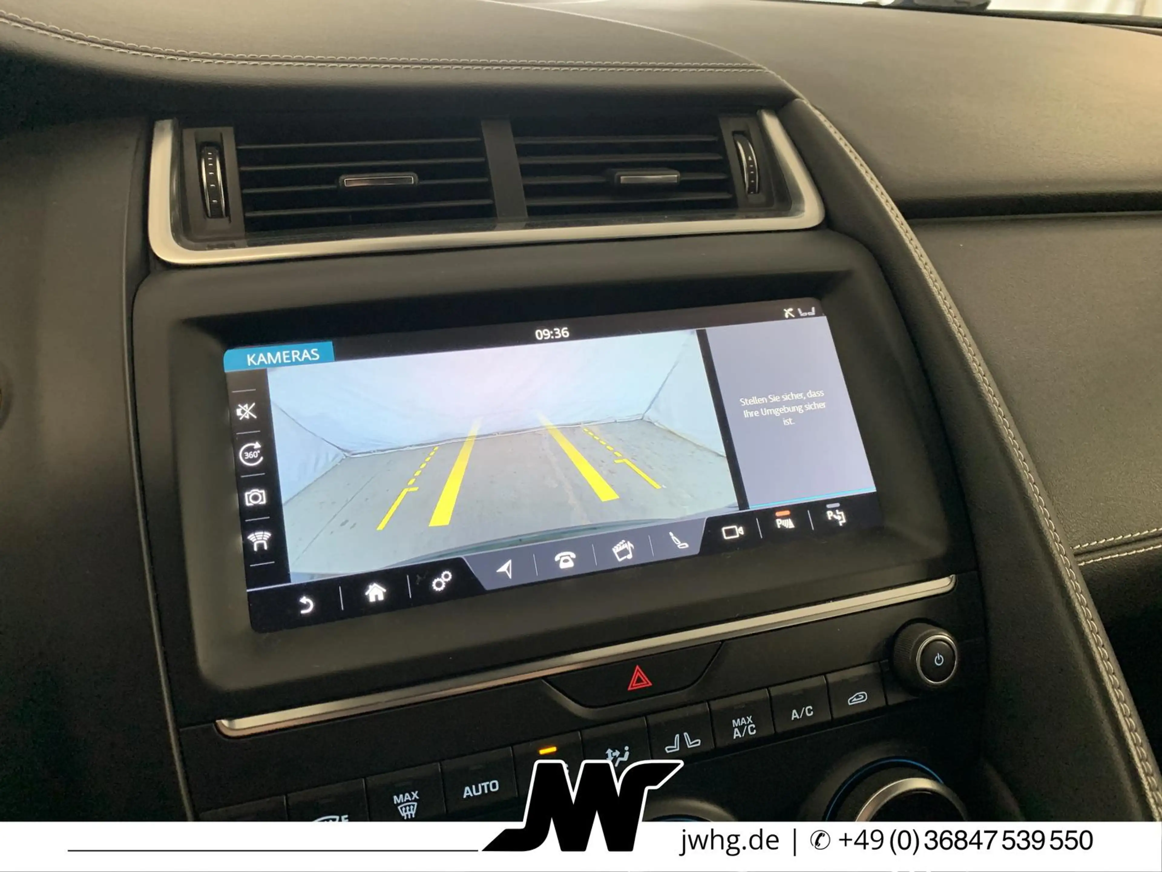 Jaguar E-Pace R-Dynamic SE AWD ACC/BLACK/DIGITAL/CARPLA — photo 11