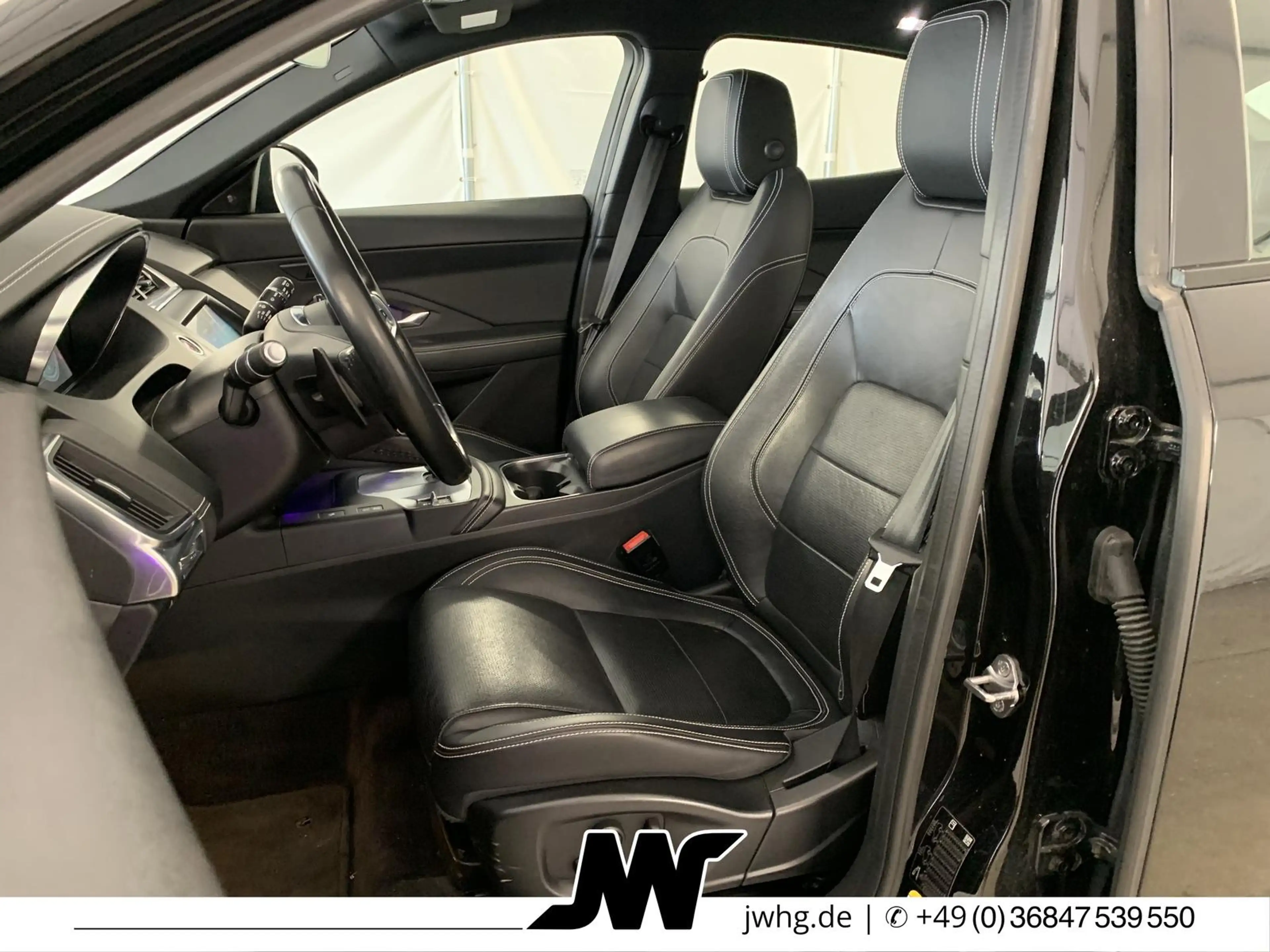 Jaguar E-Pace R-Dynamic SE AWD ACC/BLACK/DIGITAL/CARPLA — photo 6