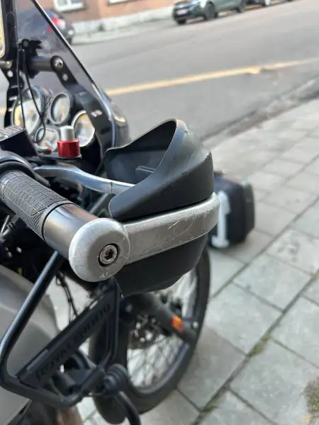 Royal Enfield Himalayan 411 - foto 6