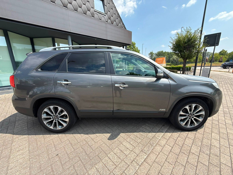 Kia Sorento Sorento 2.2 CRDi 4WD Premium 7 PL — photo 4