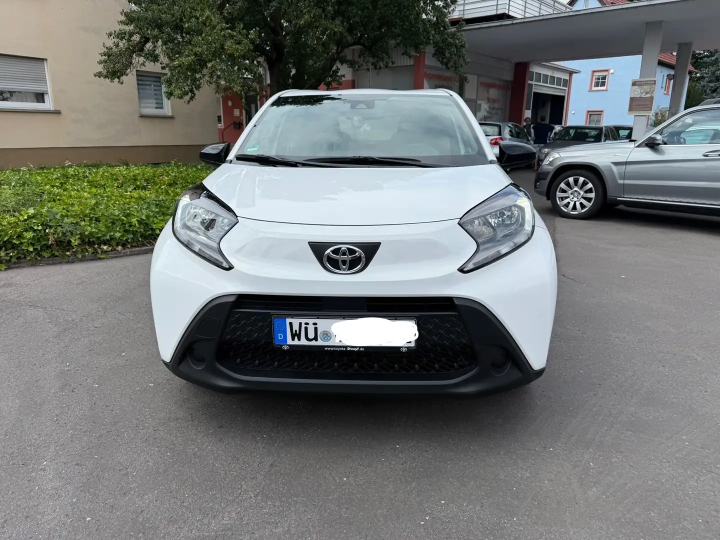 Toyota Aygo (x) iPlay Weiß - 1
