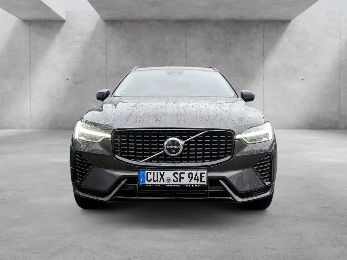 Volvo XC60 T6 Plus Dark Recharge AWD GJR PANO 360° Grau - 2